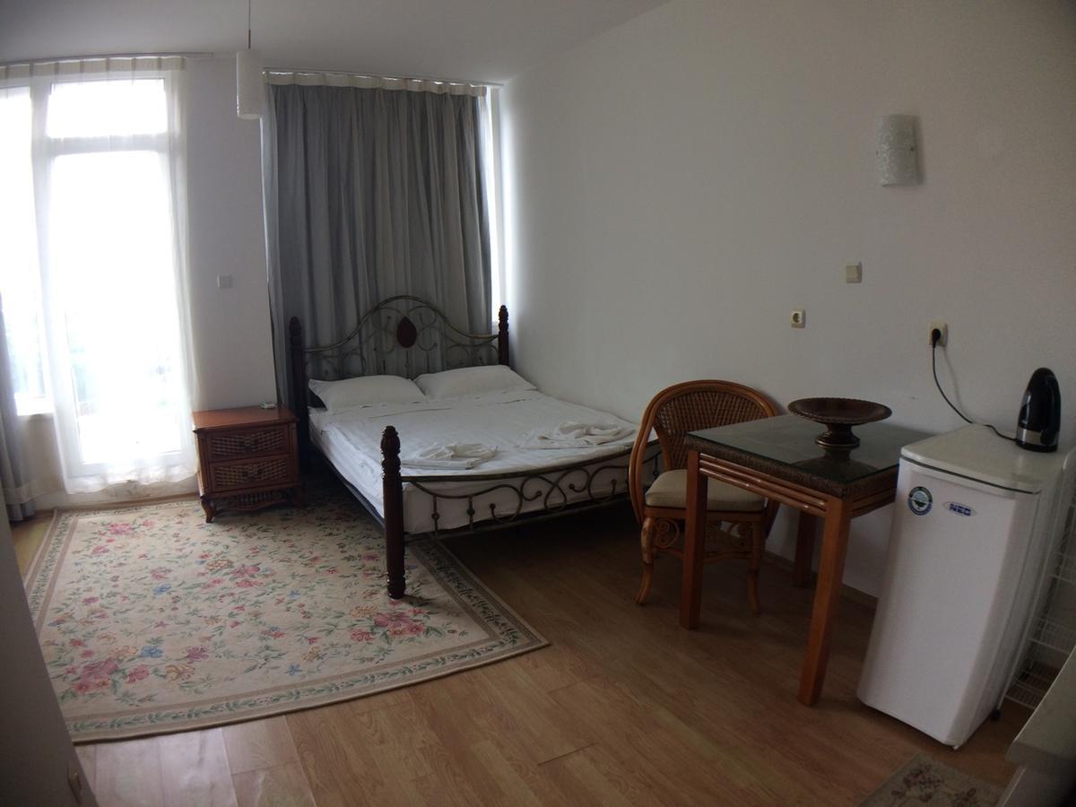 Oasis Suites Apartments And Studios Ravda Exterior foto